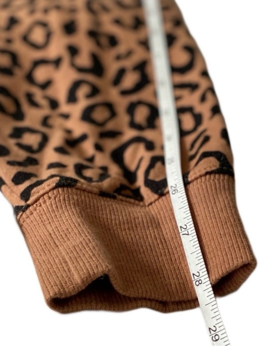 EUC Torrid Ultra Soft Fleece Crew Neck Leopard Print Sweatshirt Women's SZ 0 (L) - Picture 10 of 13